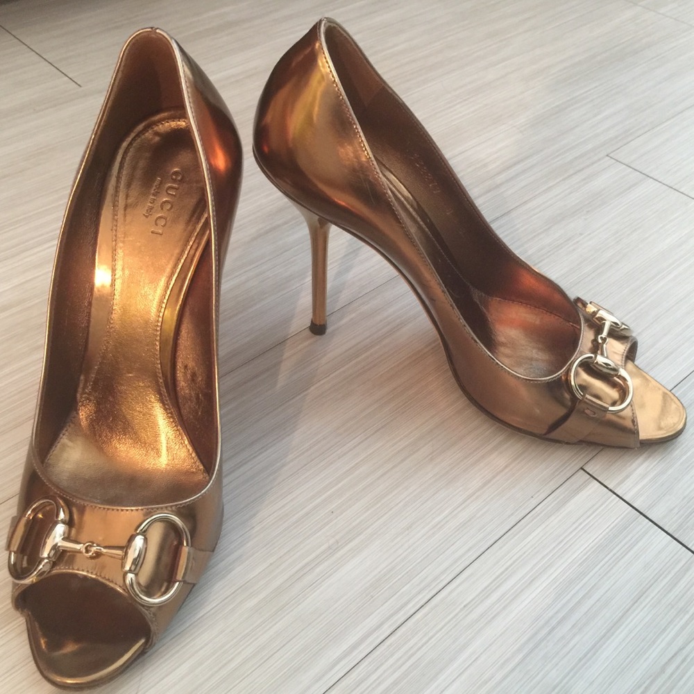 GUCCI Gold Metallic Heels (Authentic)